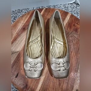 Salvatore Ferragamo Women’s Peony Gancini-Embossed Leather Ballet Flats Gold 6